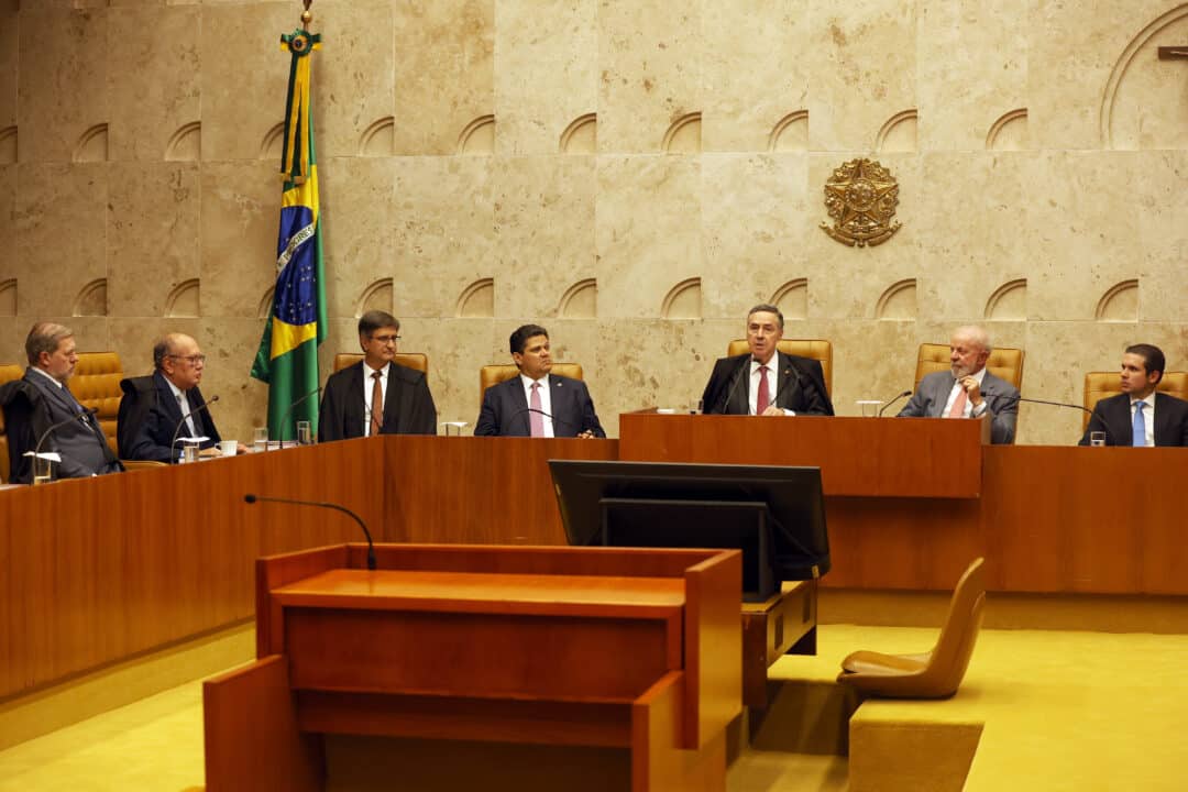 Lula se reúne com ministros do STF após sanções dos EUA a Moraes e anuncia defesa da soberania