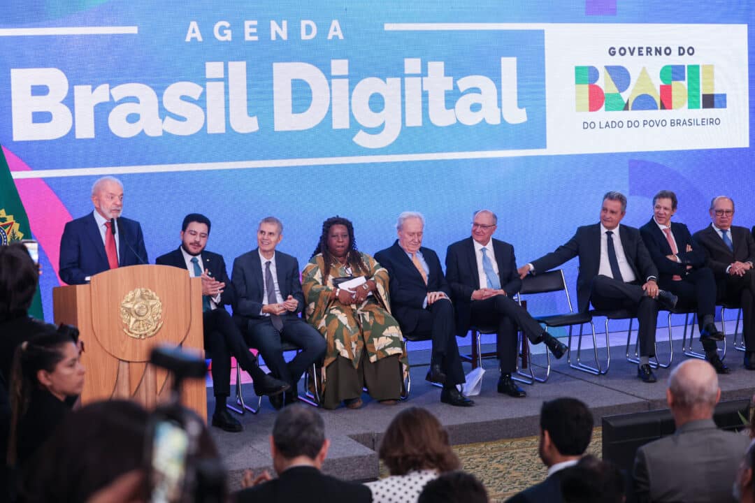 Fim da bagunça digital: Lula sanciona lei que protege crianças na internet ECA Digital: Lei protege crianças e adolescentes online