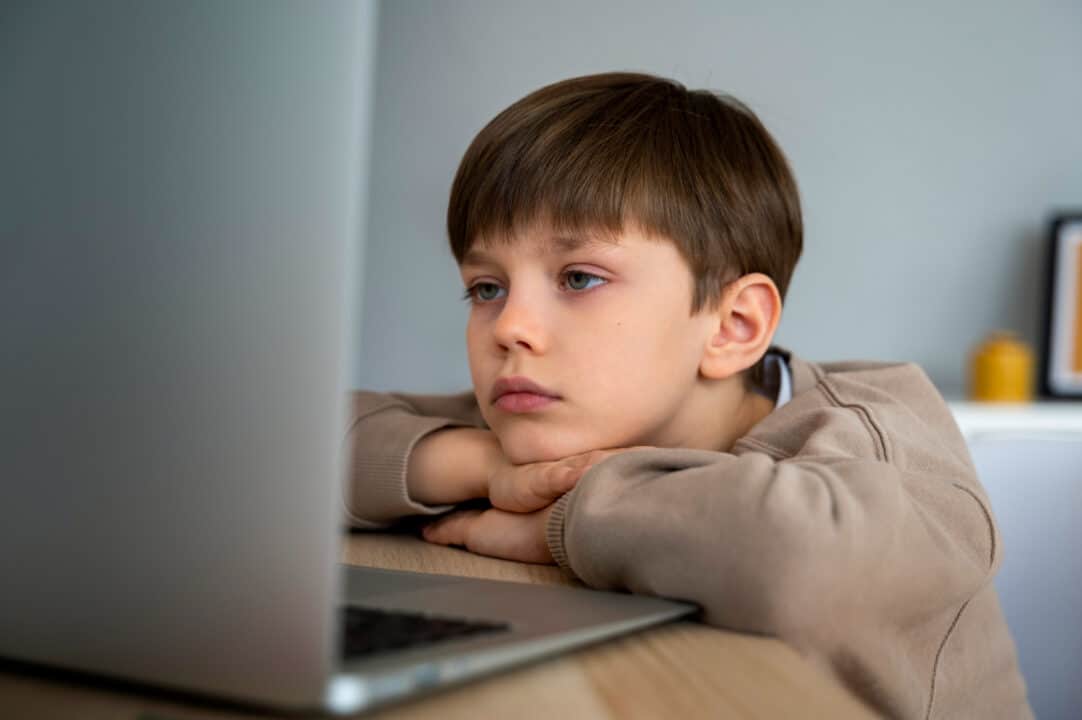 crianças internet