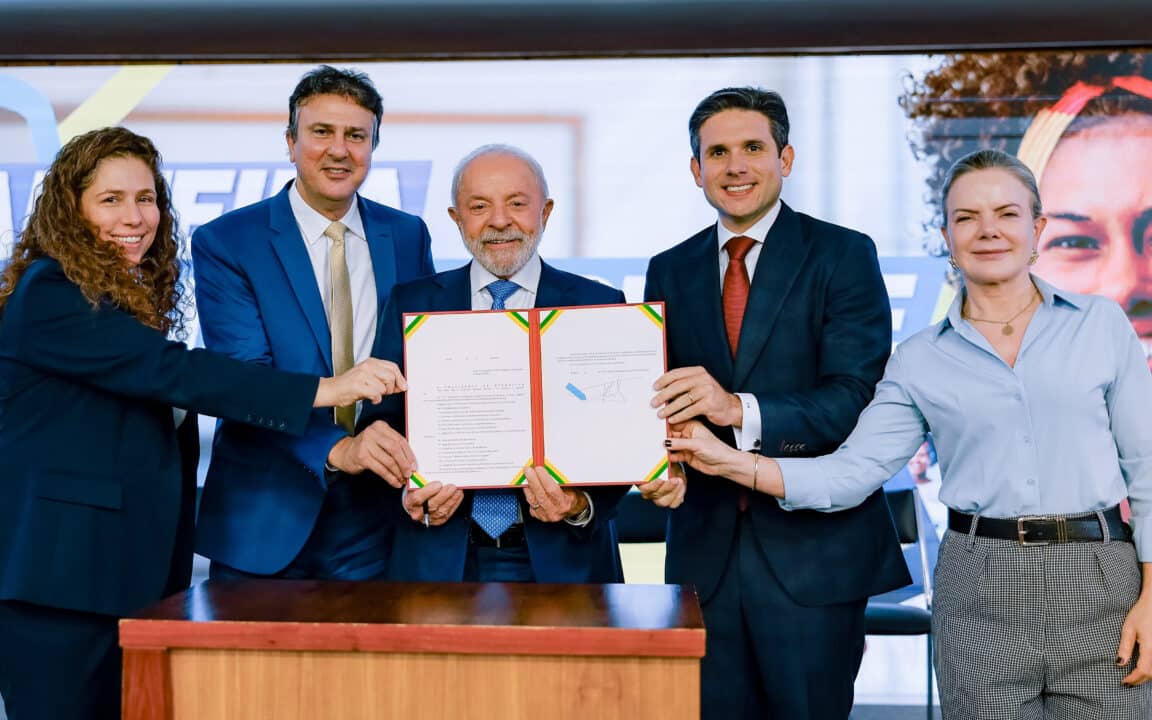 Lei que cria Carteira Nacional do Professor é sancionada por Lula