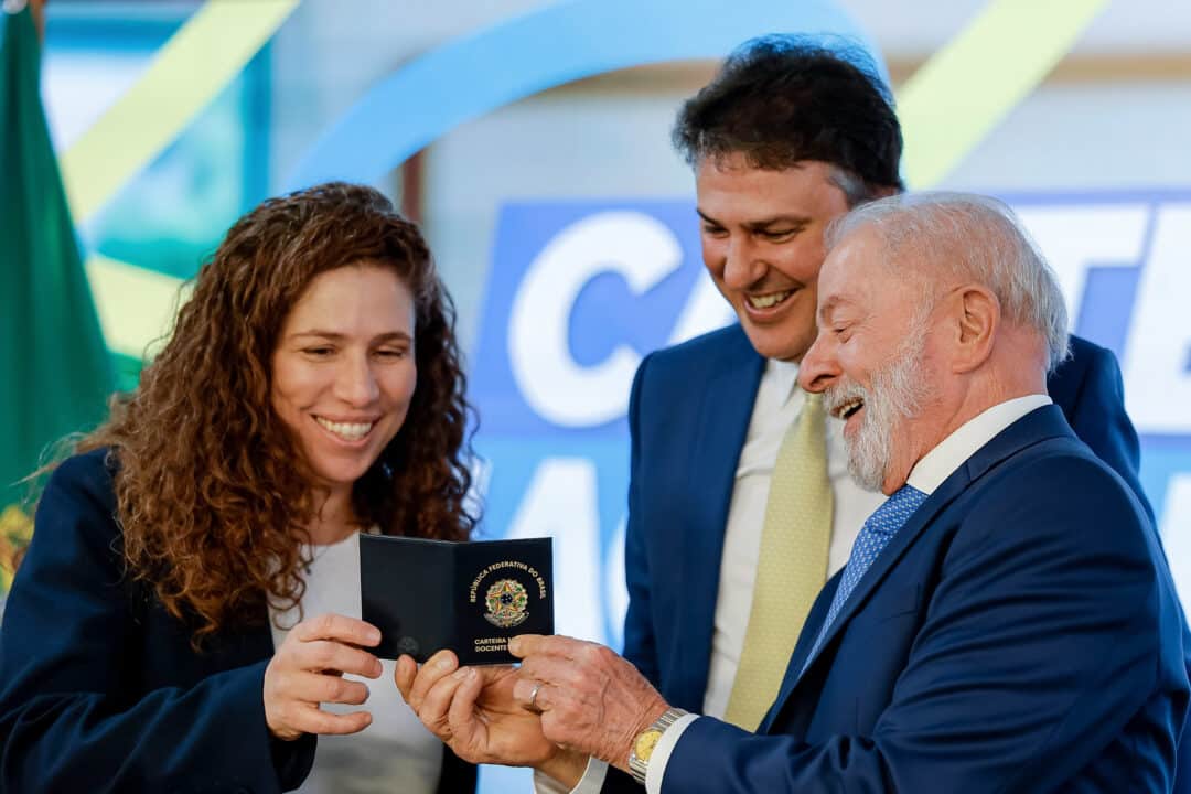 Lei que cria Carteira Nacional do Professor é sancionada por Lula Carteira Nacional Docente do Brasil