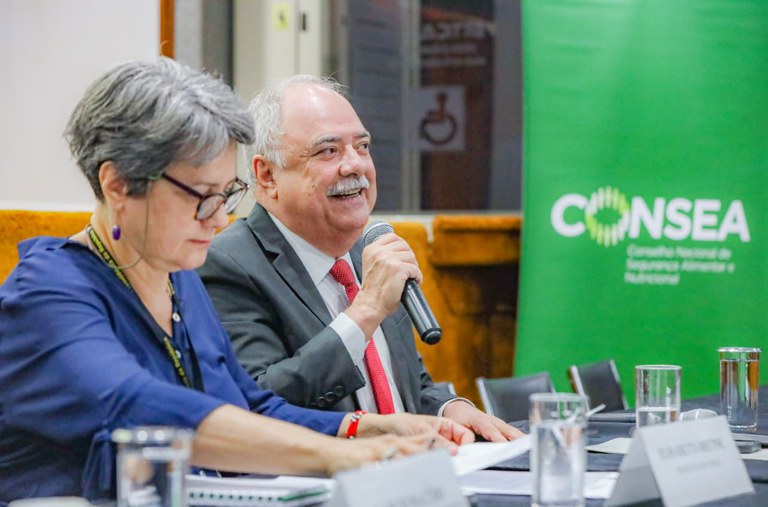 Ministro substituto Osmar Júnior afirma: ‘não há país digno com fome’