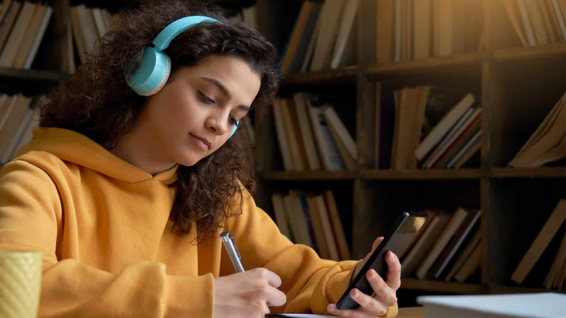 Governo aposta em ensino digital para formar milhões de brasileiros; entenda