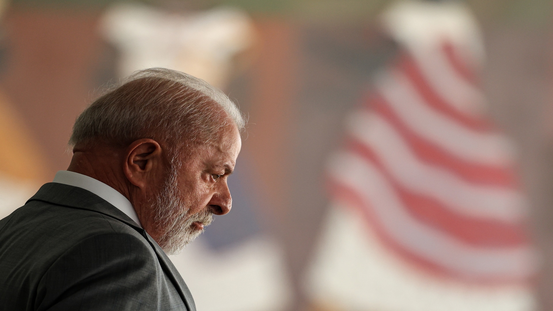 Fim do “todes”: Lula sanciona lei que proíbe o uso de linguagem neutra no serviço público do país