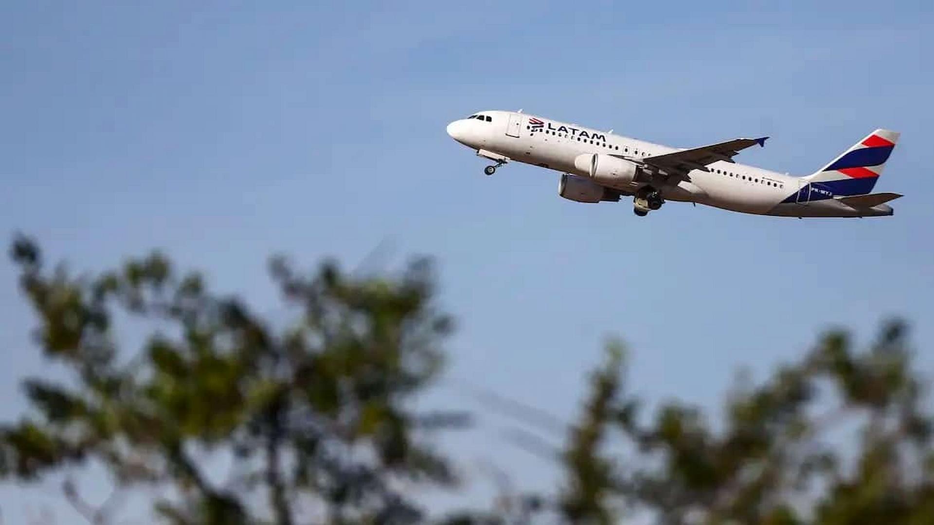 Latam suspende mais de 170 voos por causa de greve de pilotos