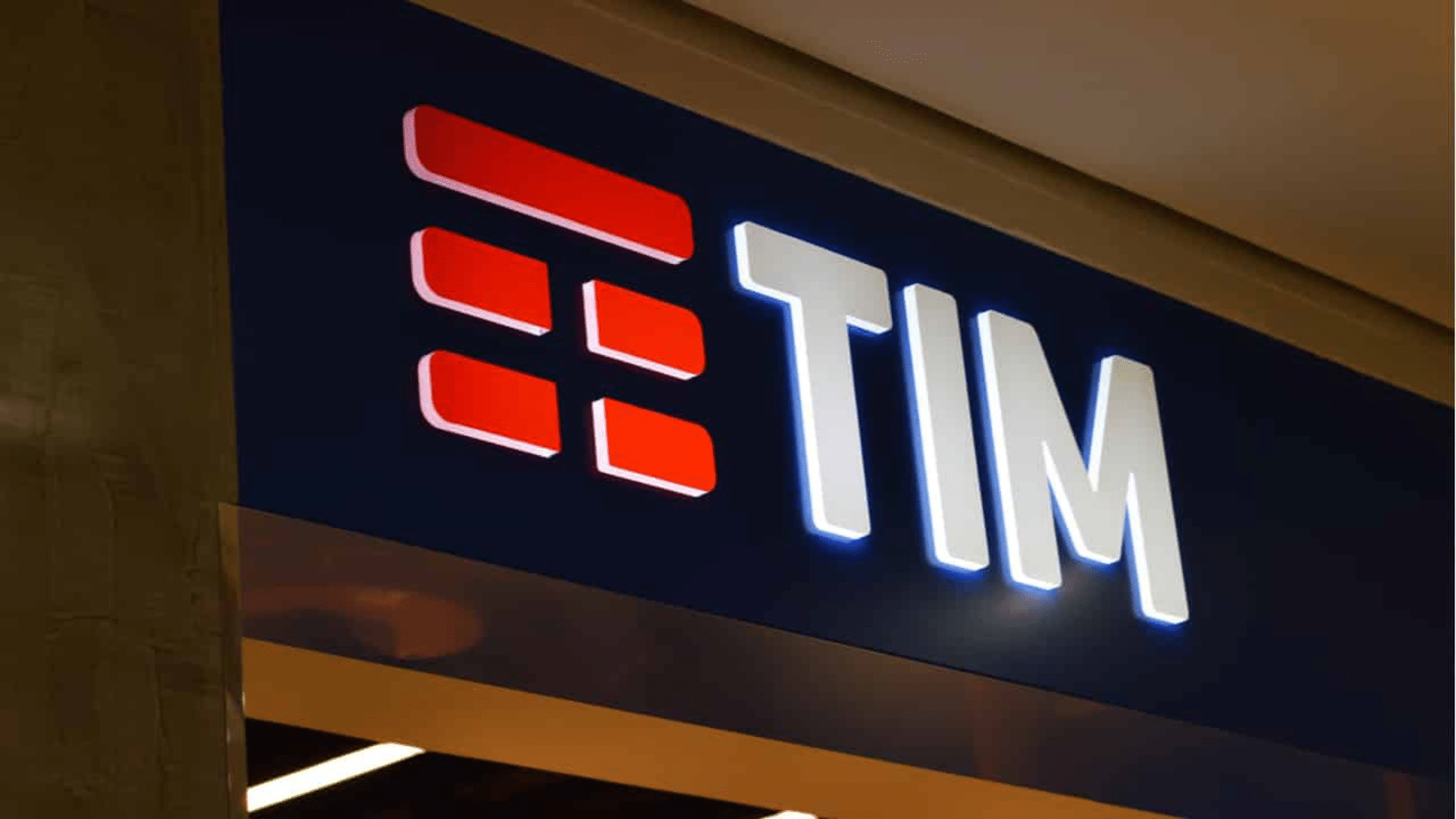 TIM (TIMS3) fecha contrato estratégico com American Tower para fortalecer rede no Brasil