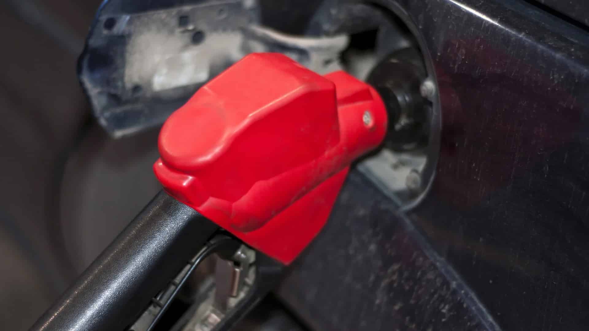 Atenção motoristas: combustíveis podem ter reajuste em 1º de janeiro
