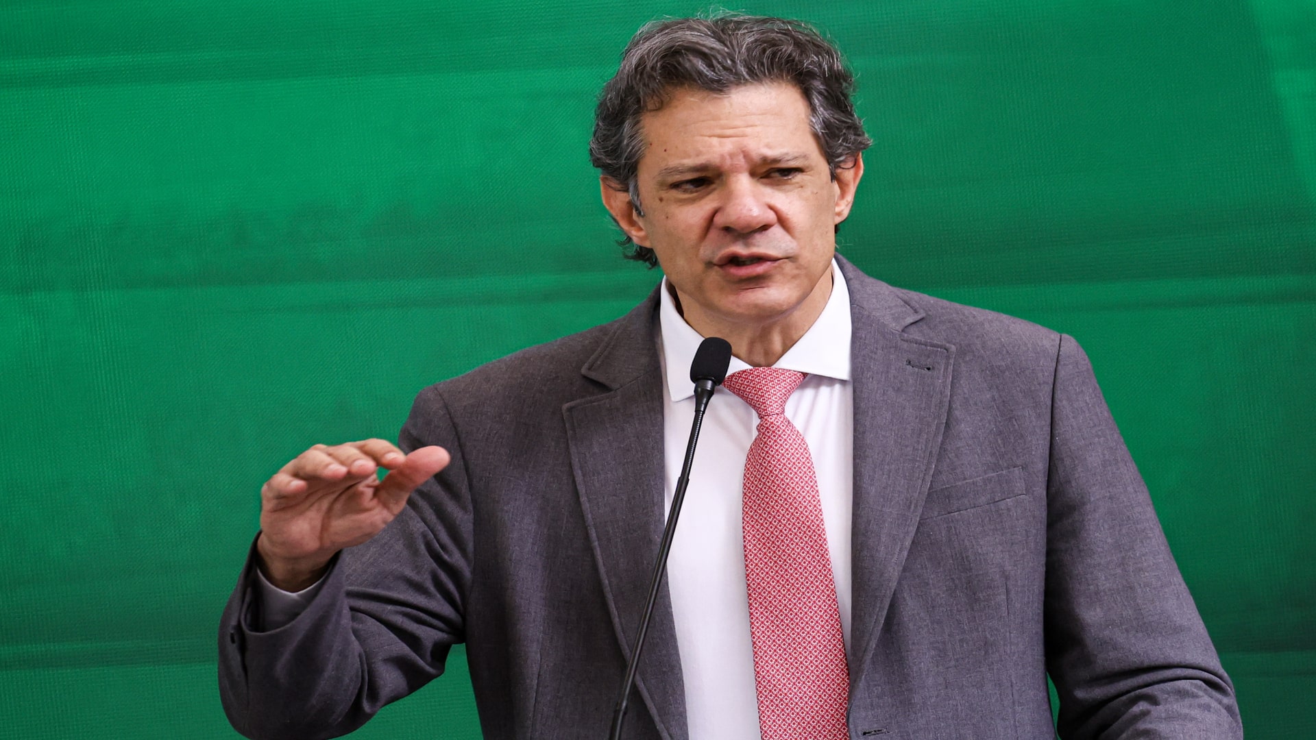 Haddad diz que crédito aos Correios pode chegar a R$ 12 bilhões e decisão sai até sexta
