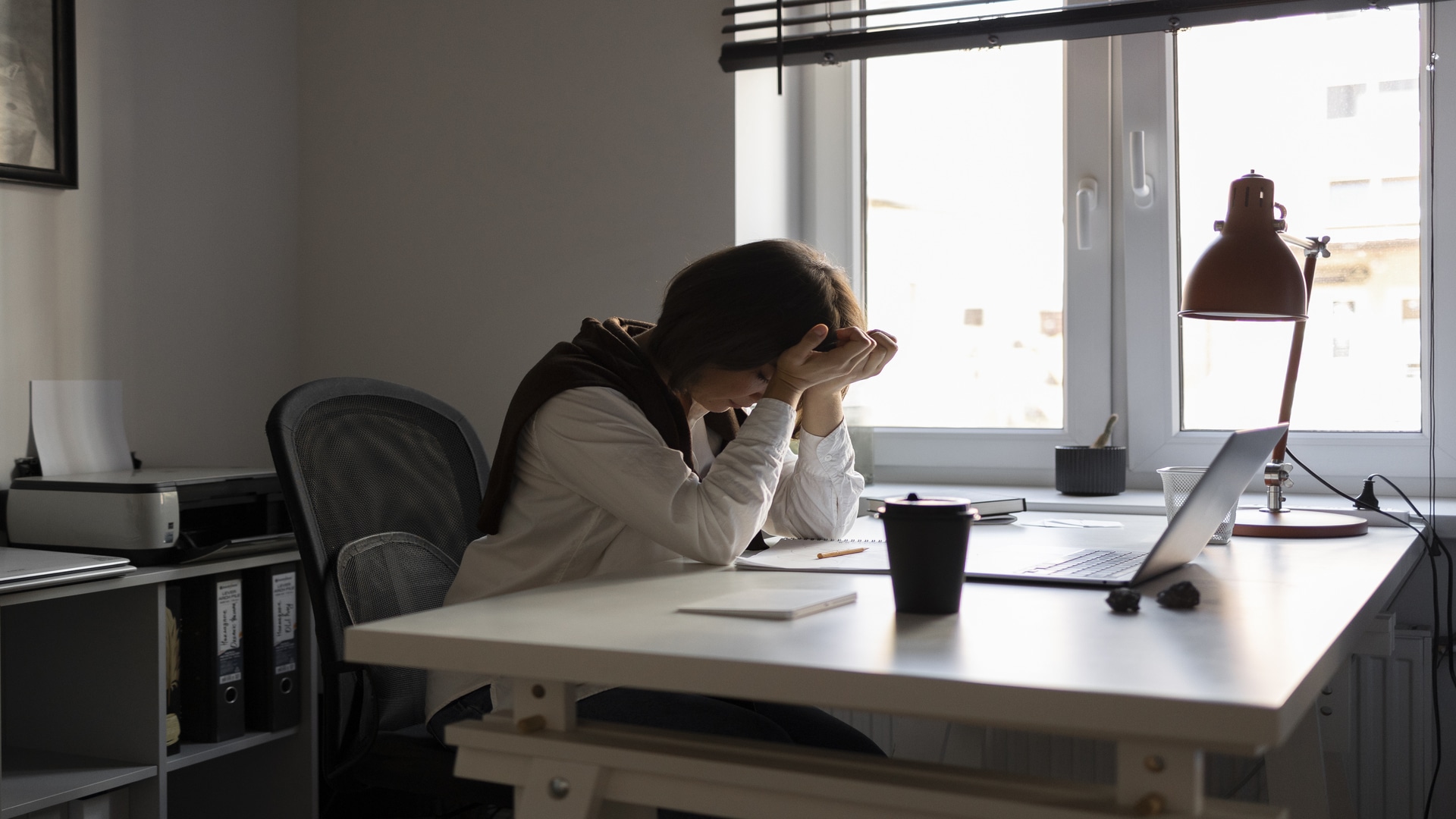 Brasileiros enfrentam “burnout financeiro” com avanço das dívidas e da inflação