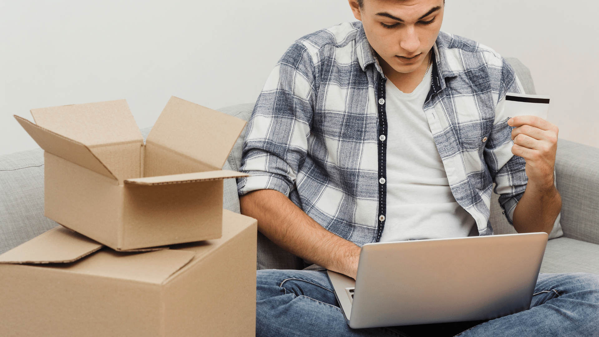Brasileiros lideram compras não planejadas no ambiente on-line