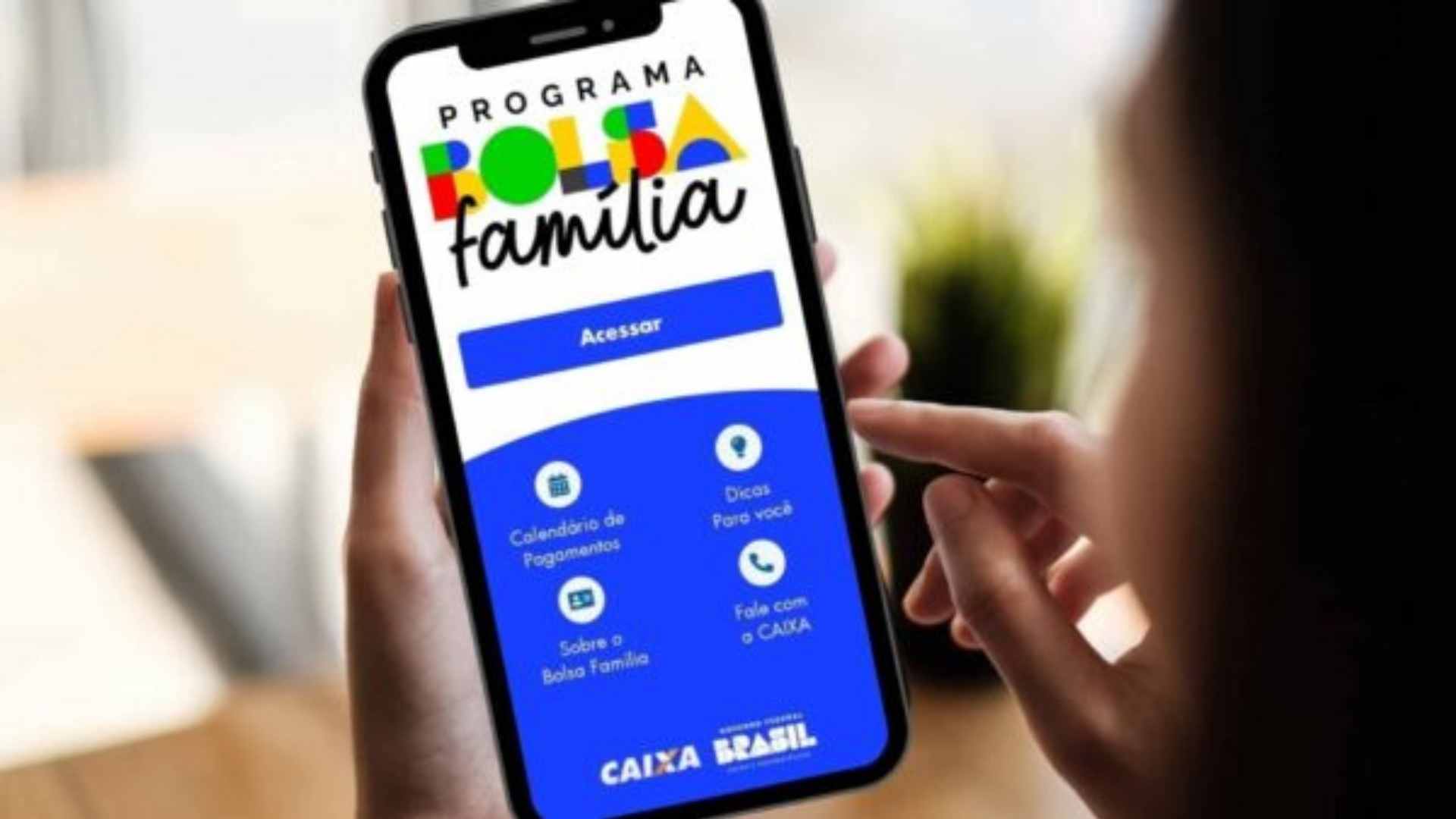Bolsa Família libera R$ 150 extra para estudantes comprarem tênis