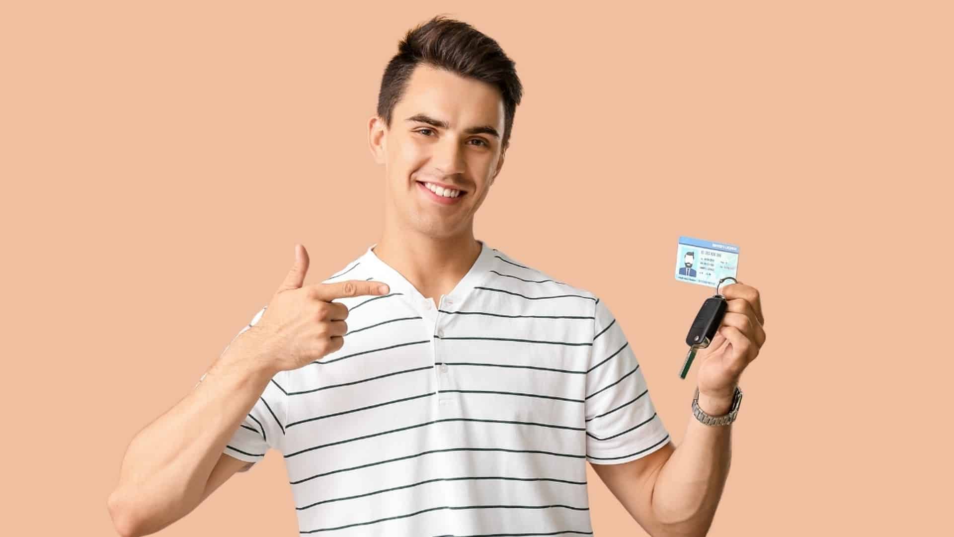 Mudar de categoria na CNH impacta seguro e habilitação