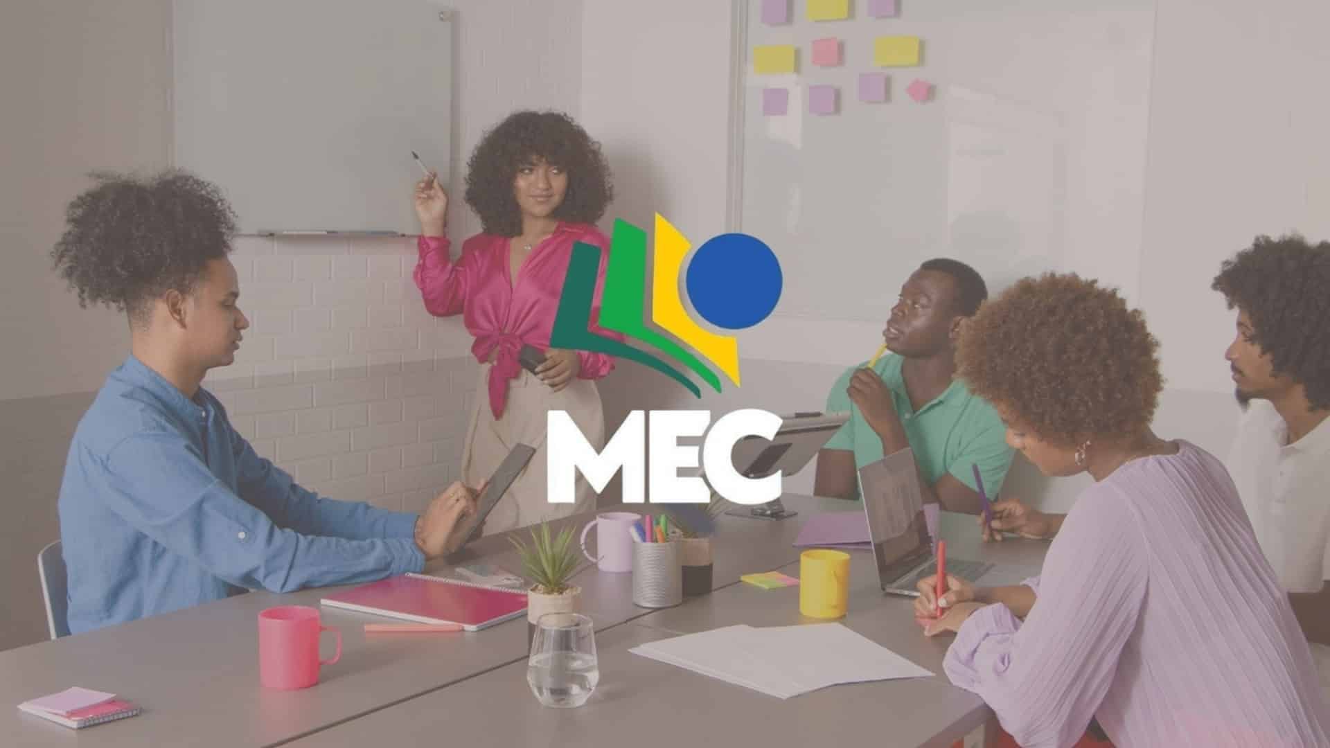 Edital oferece 1,5 mil bolsas permanência; veja como participar