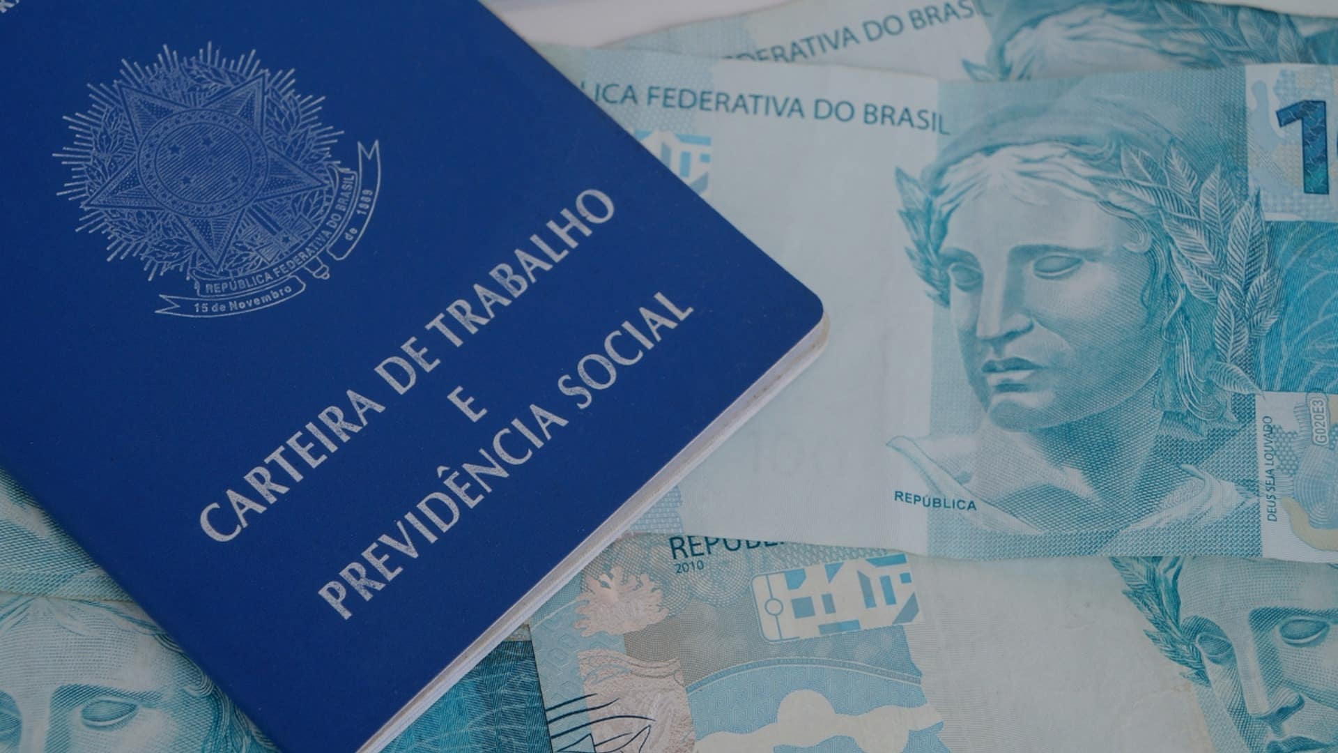 Pix extra para CLT: governo estuda pagamentos de R$ 405 a R$ 1.621