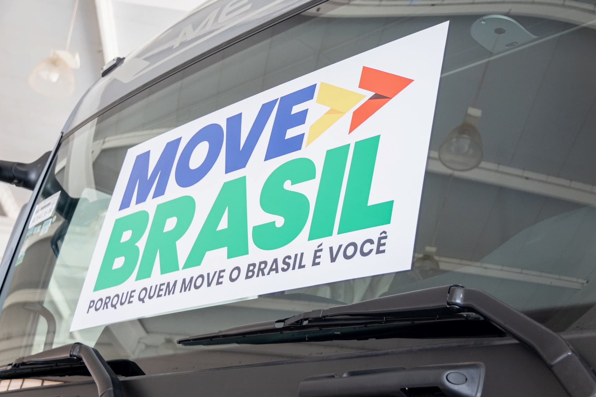 Governo anuncia R$ 30 bilhões em crédito para motoristas comprarem carros novos