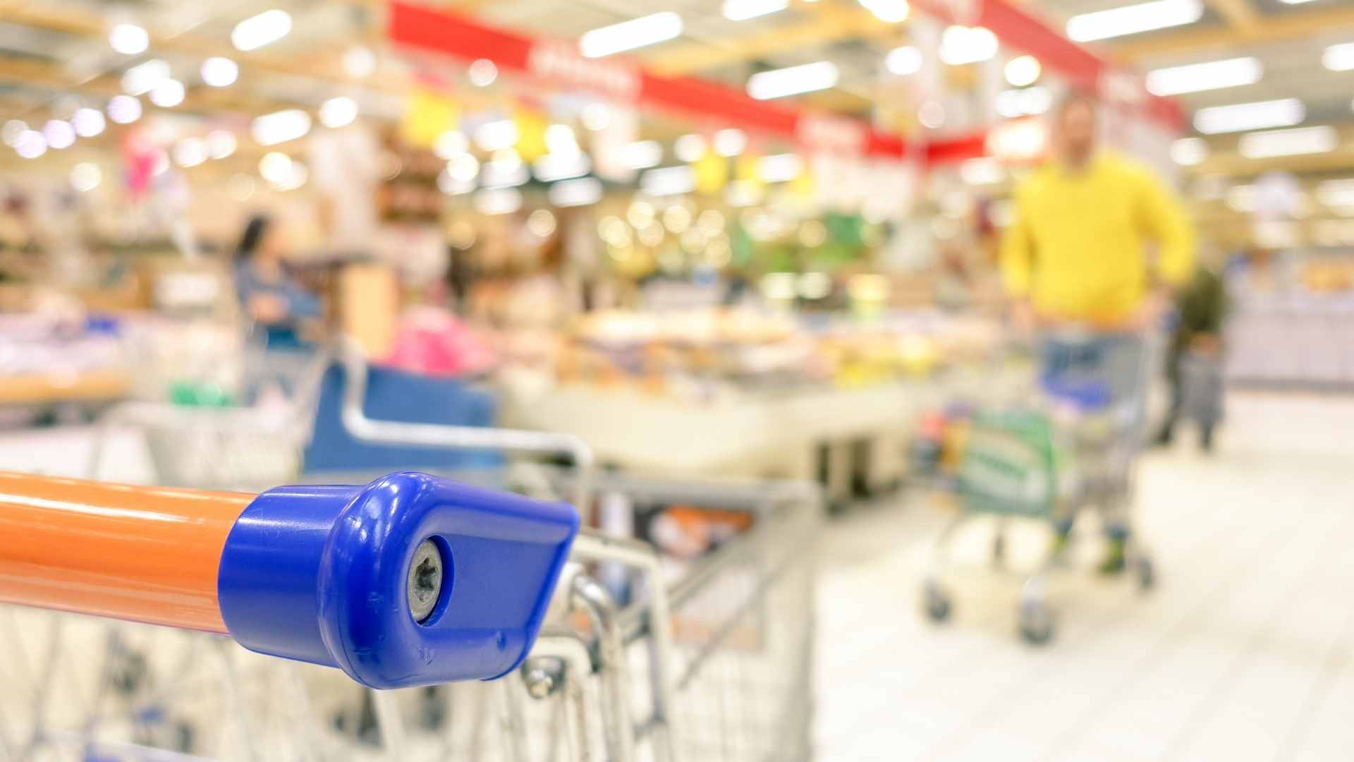 Rede gigante de supermercados fecha 28 lojas e corta 6,6 mil empregos no Brasil