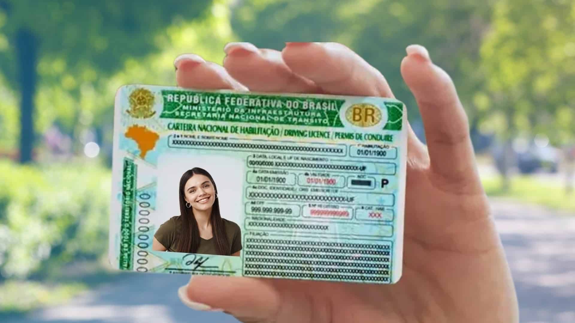 Novo modelo da CNH vira alvo de denúncias sobre cobranças extras