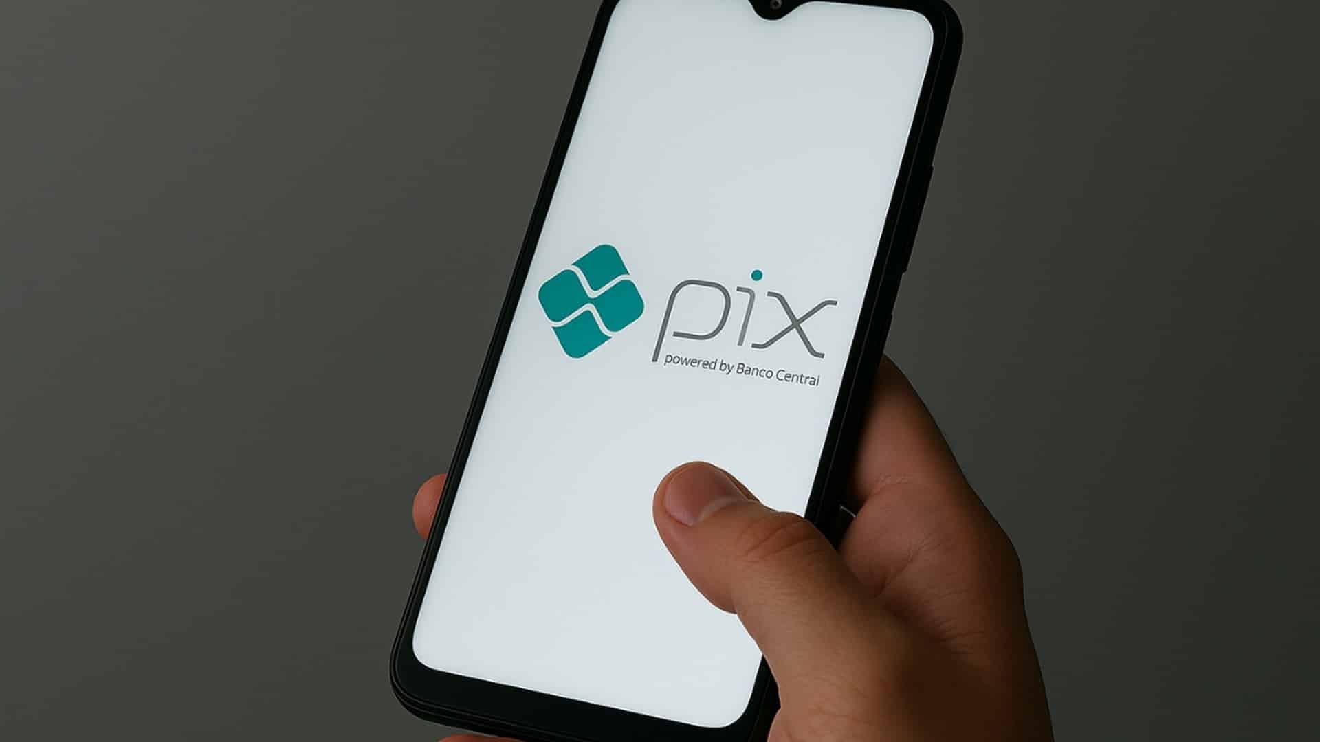 Pix por aproximação exibe saldo antes da confirmação da compra