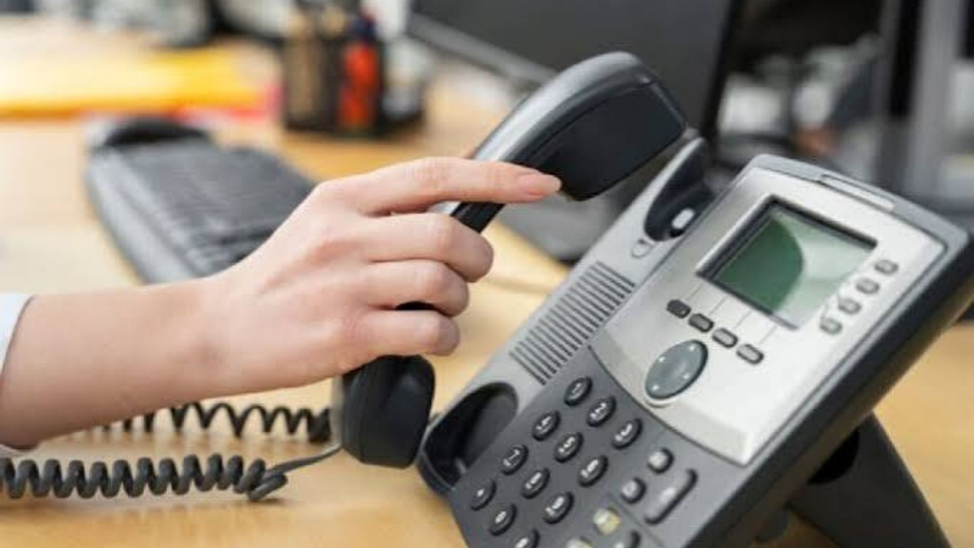 Linhas de telefone fixo deixam de funcionar em todo o país a partir de julho