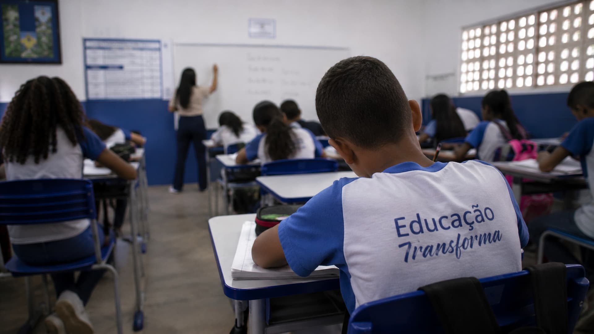 Atraso escolar diminui em todo o país, mas desigualdades ainda preocupam