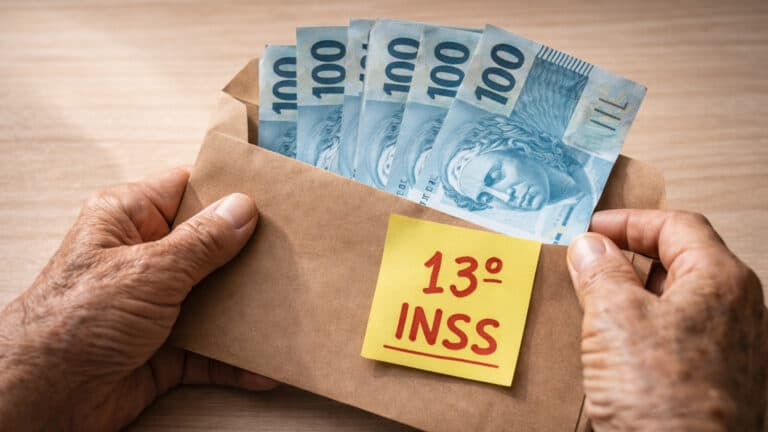 13º do INSS pode subir em 2027; salário mínimo está projetado em R$ 1.717