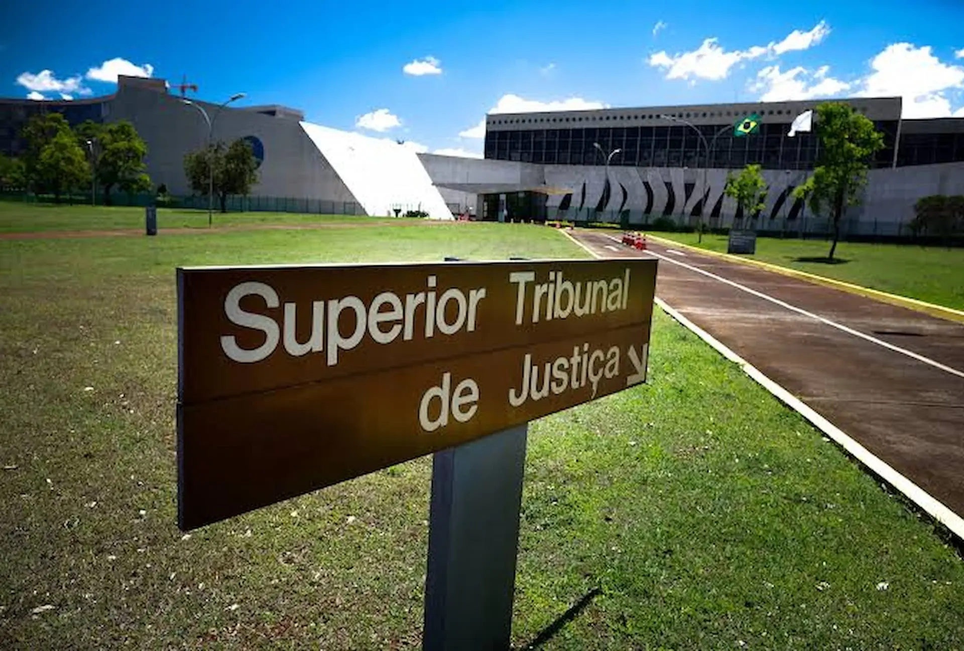 Tem dívidas? STJ admite penhora de milhas e pontos com valor econômico
